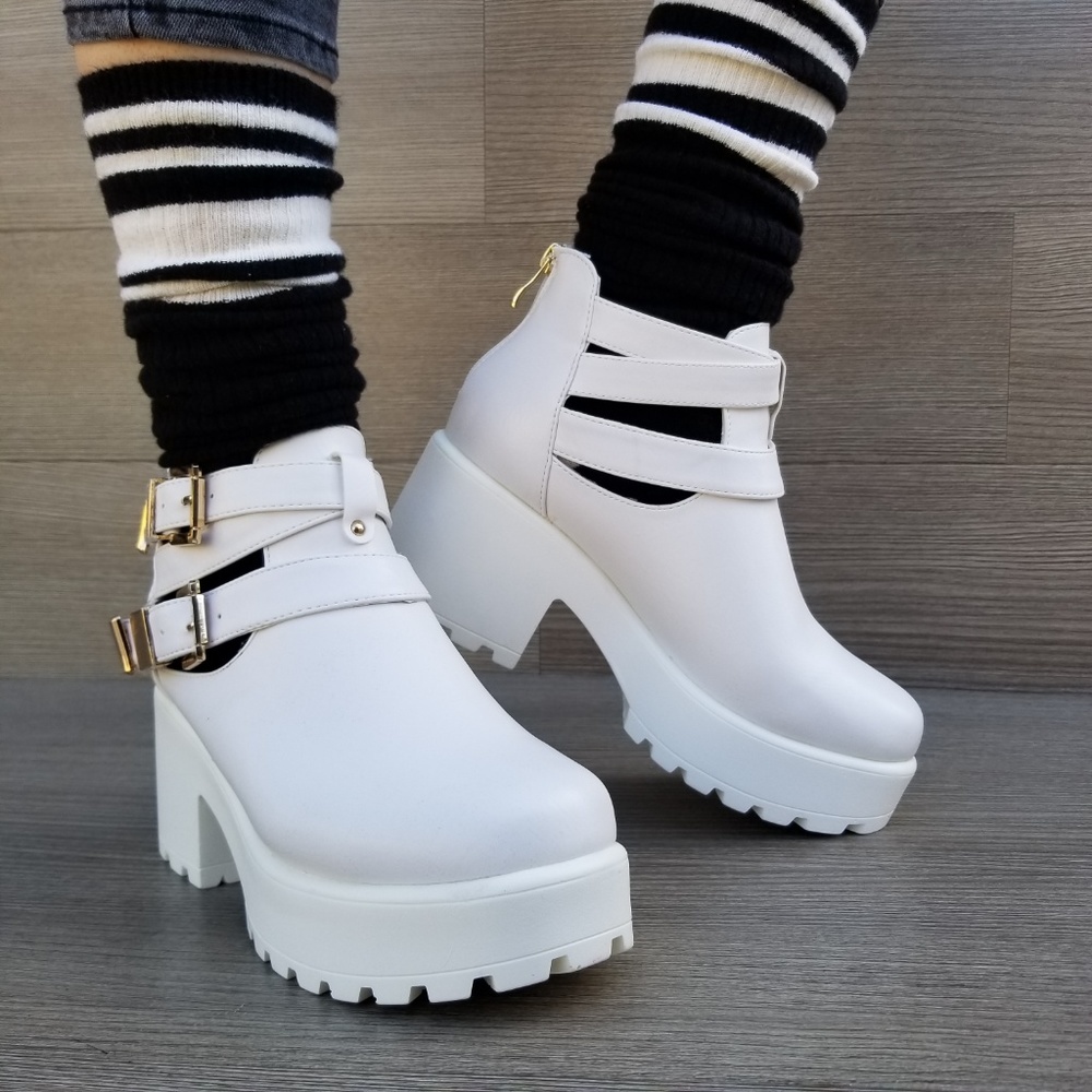 Chunky 90s Grunge White Ankle Spring Boots - Picture 6 of 8